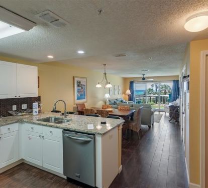 Kitchen &amp; Living area