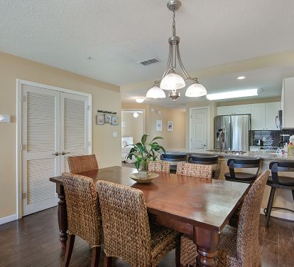 Dining area for 6