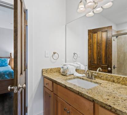 Summer Salt 3 Bathroom 2