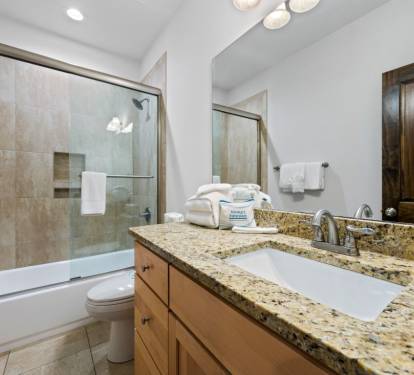 Summer Salt 3 Bathroom 3