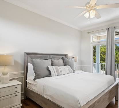 2nd Floor - Primary Suite - King Size Bed